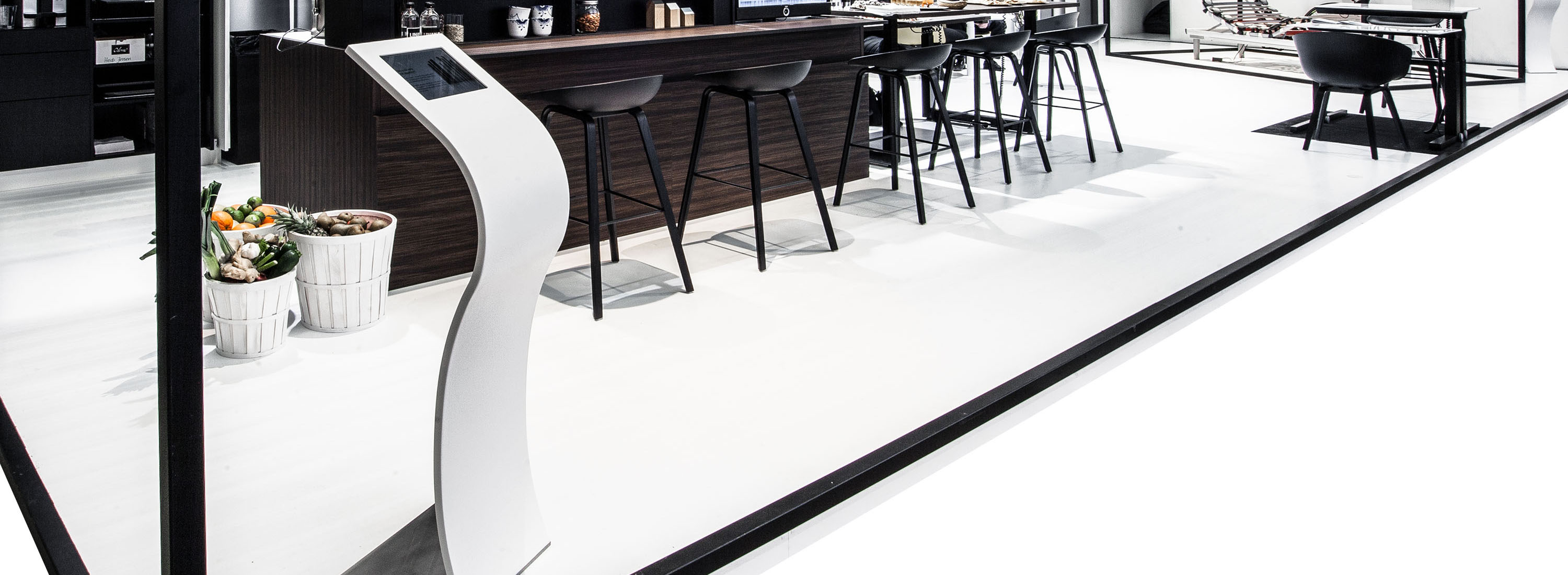 Impact iPad floor stand med LINAK på Stockholm Furniture Fair
